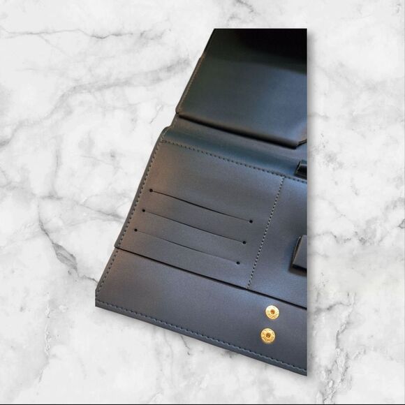 Green Envelope Clutch with Gold Snap Closure - Picture 6 of 9